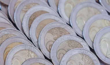 İnşaat işçisinin bəxti gətirdi: Cibindəki 2 avroya bir mənzil aldı