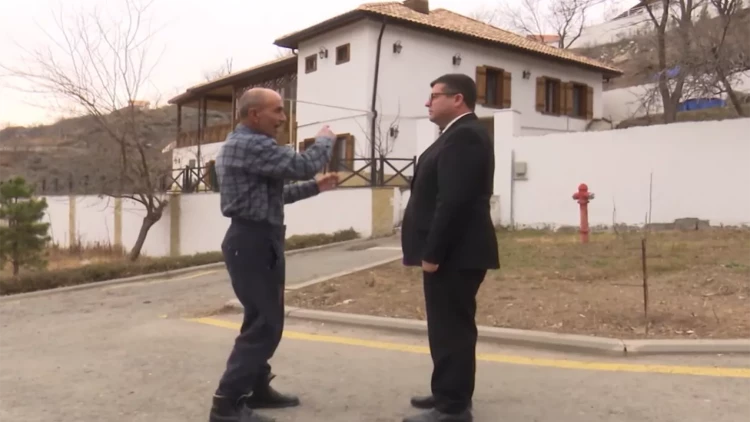 Laçında ata mülkünə köçən ailə indi də obyekti istəyir - VİDEO