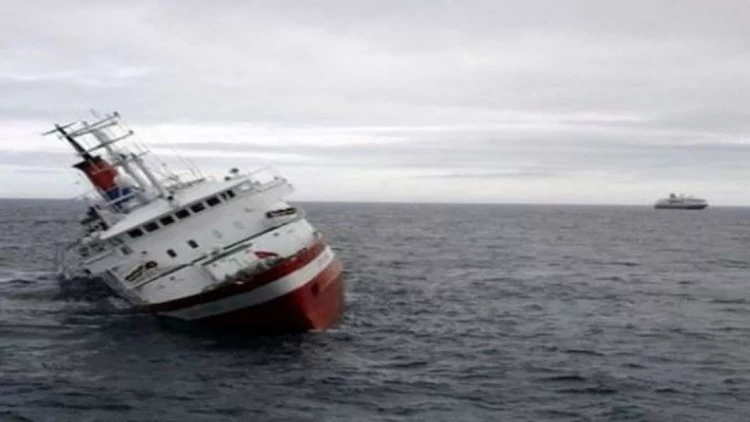 İran gəmisi Xəzərdə qəzaya uğradı - 14 nəfər...