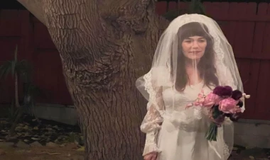 Məşhur müğənni iti ilə evləndi - FOTO