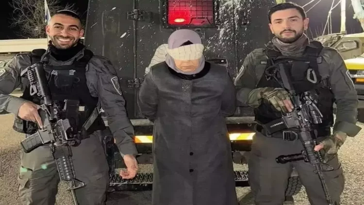 30 il sonra saxlanıldı - Gözünü bağlayıb FOTO çəkdirdilər