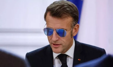 Makronu arvadı döyüb?