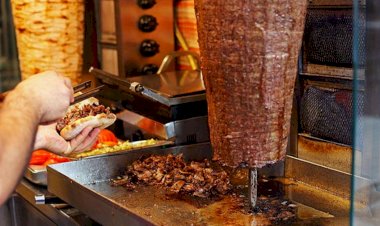 Naxçıvanda dönərdən kütləvi zəhərlənmə olub