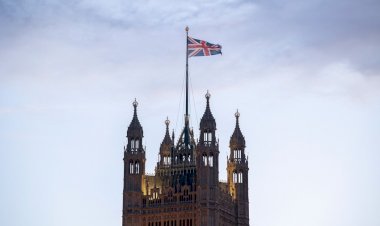 London miqrantların Balkan ölkələrinə göndərilməsi imkanlarını araşdırır