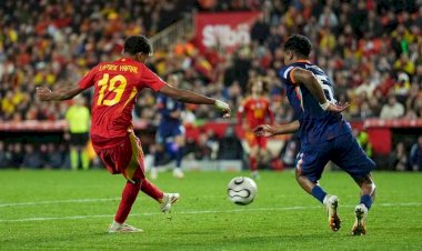 Lamin Yamal UEFA Millətlər Liqası tarixində qol vuran ən gənc futbolçu olub