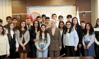 Türkiyənin ailə və sosial xidmətlər naziri Azərbaycandan olan şəhid övladları ilə görüşüb