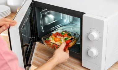 Yeməyi mikrodalğalı sobada isidənlər OXUSUN!