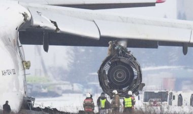 Rusiyada təyyarənin şassisi eniş zamanı alışdı