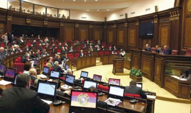 Ermənistanda iki deputatın toxunulmazlığı ləğv edildi