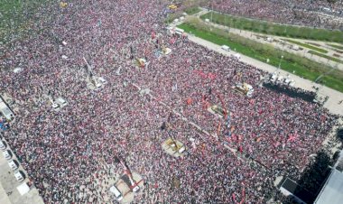 Türkiyədə milyonlarla insan mitinq keçirib - FOTO