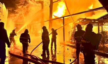 Bakıda yaşayış binasında güclü yanğın