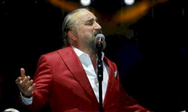 Məşhur türk müğənni Volkan Konak qəfil vəfat etdi - FOTO