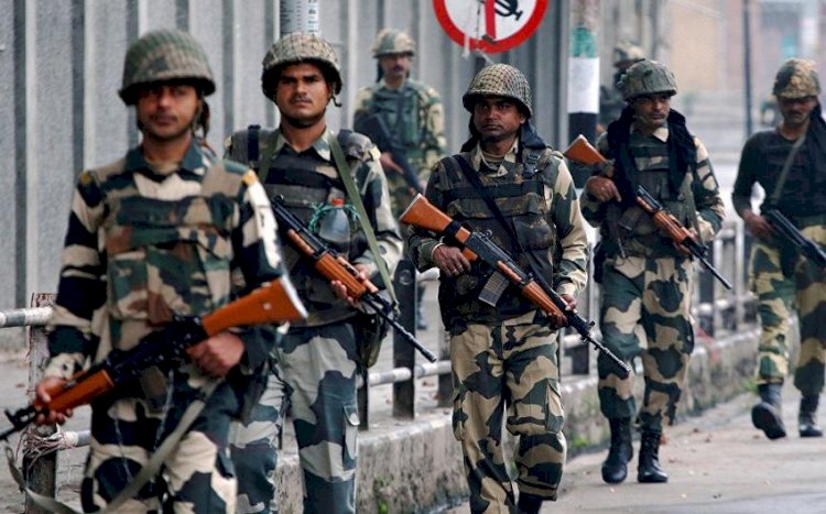 Pakistan Əfqanıstanla sərhəddə 16 yaraqlının öldürüldüyünü açıqlayıb